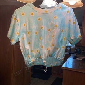 Draw string crop top with daisys